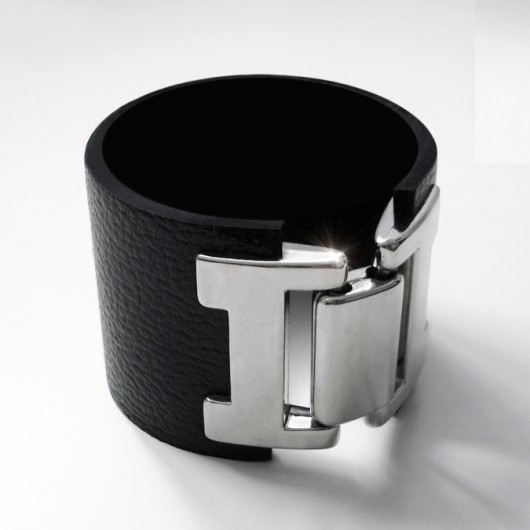 Minimalistyczna bransoleta ze skóry modeMania