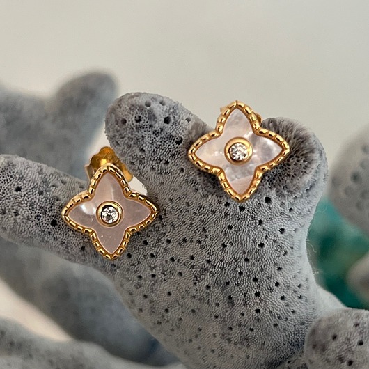 kolczyki pozłacane Kolczyki gwiazdka kwiat z masą perłową cyrkonią srebro 925 pozłacane