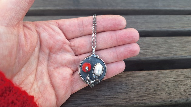 wisiory Perła i koral - wisiorek