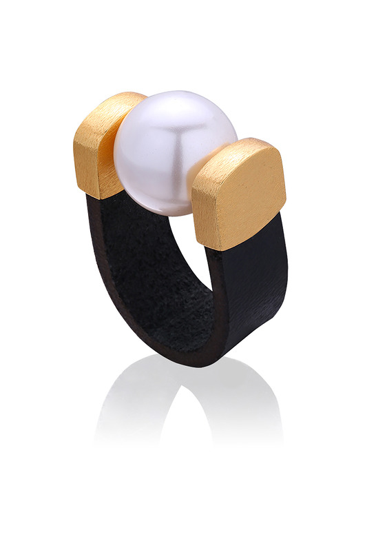 pierścionki - różne Pierścionek Pearl Ring in Gold