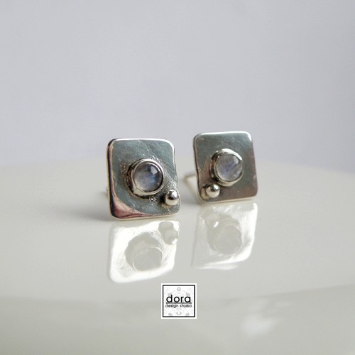 Moon stone mini avadora