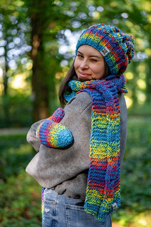 czapki damskie Czapka MERINO 50% ,,Tęcza błękit SMILE