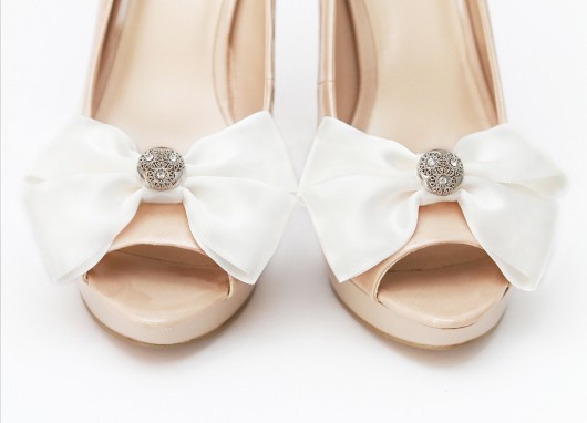 Glowing Bride - Pearl - klipsy do butów HowDoILook