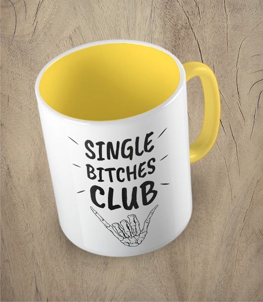 kubki Kolorowy kubek z hasłem SINGLE BITCHES CLUB - mix kolorów