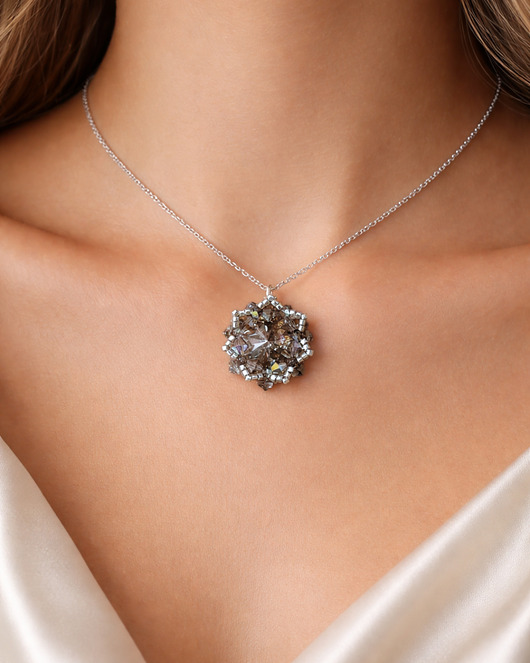 wisiory Delikatna bransoletka Black Diamond z kryształów Preciosa