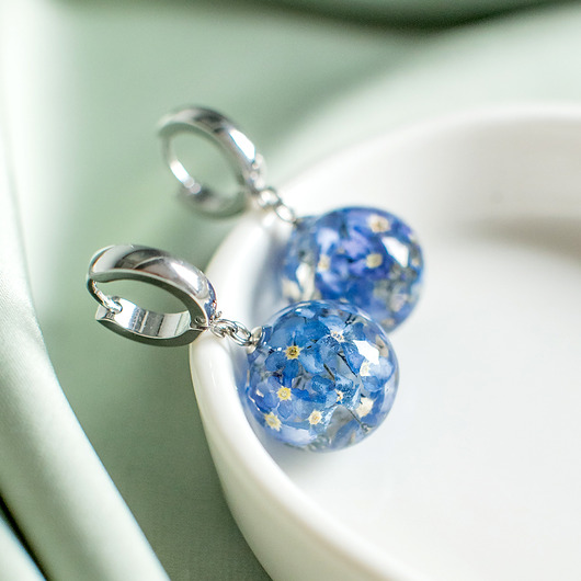 kolczyki z żywicy Kolczyki z niezapominajkami