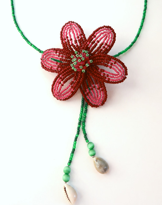 chokery Różowo-bordowa lilia - naszyjnik choker