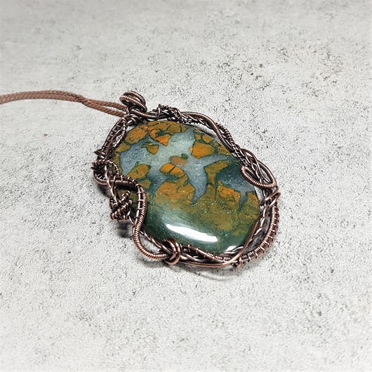 wisiory Duży agat z kryształem M146