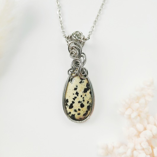 wisiory Naszyjnik Jaspis Dalmatyński stal chirurgiczna wisiorek handmade wirewrapping