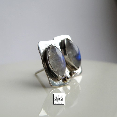 Moon stone avadora