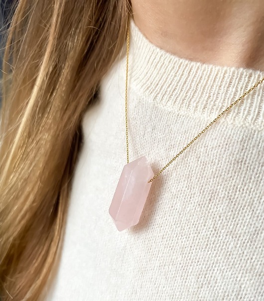 złote naszyjniki Naszyjnik z kwarcem różowym