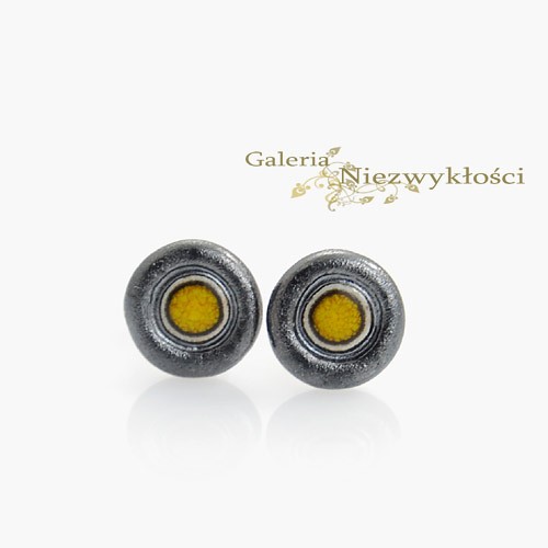 Metaliczny grrrafit i żółta kropka Dorca