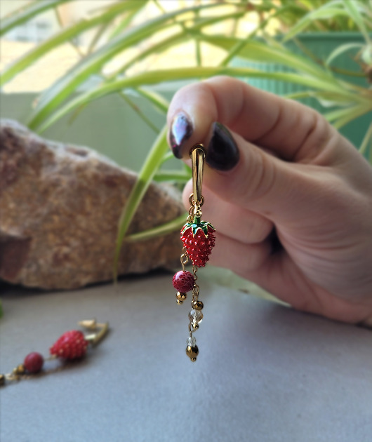 kolczyki z kamieniami Kolczyki Poziomki z Cytrynami