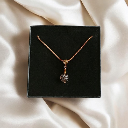 chokery Uroczy naszyjnik: różyczka : RZEŹBIONY kwarc dymny : wyjątkowy prezent