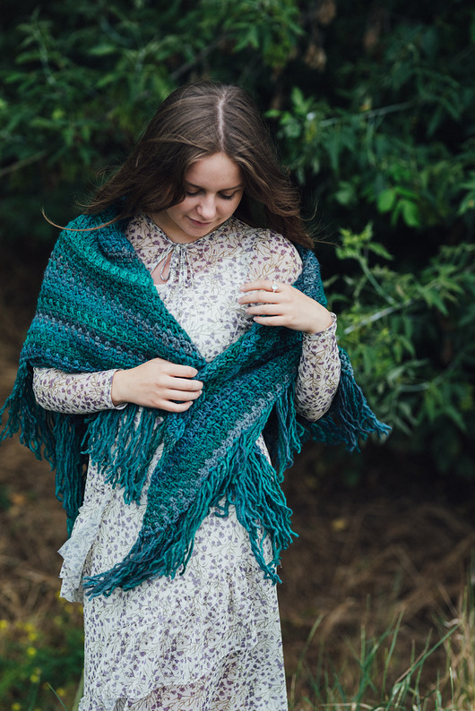 szale damskie Chusta  z frędzlami MAXCOLOR morska toń