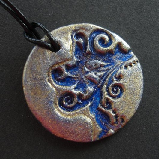 Niezwykły ornament Iris Szarooka