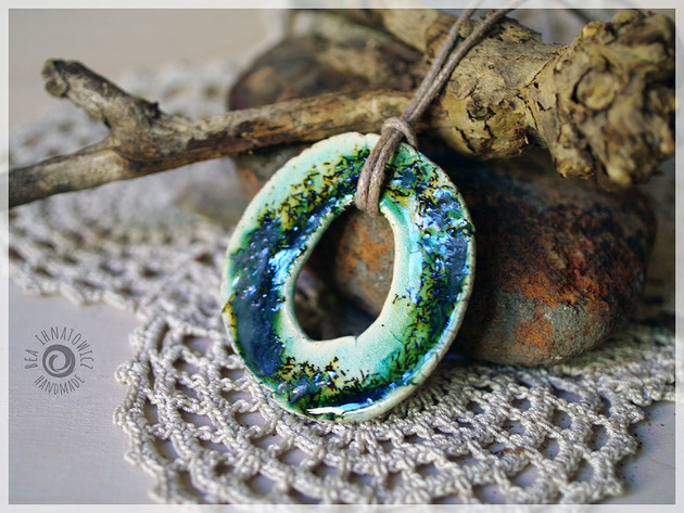 wisiory Wisior ceramiczny "0" w zieleniach, dwustronny