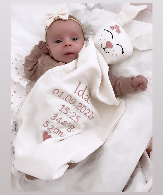 gryzaki i śliniaki dla dzieci Muślinowa przytulanka króliczek z metryczką