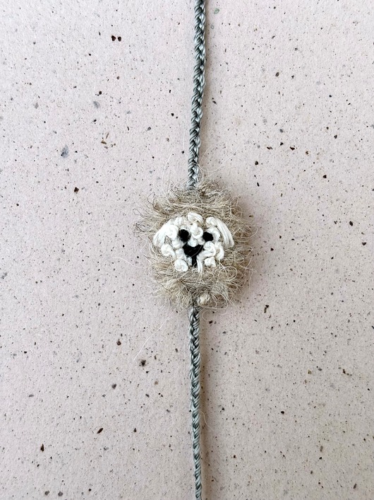 bransoletki - inne Bransoletka handmade z ręcznym haftem - Piesek - unikat