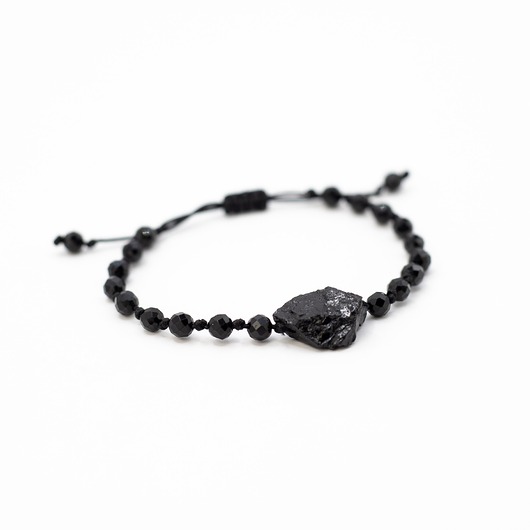 bransoletki na sznurku Bransoletka z bryłką surowego czarnego turmalinu