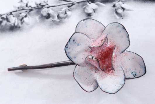 MAGNOLIA STELLTATA - broszka Dorota Oyrzanowska