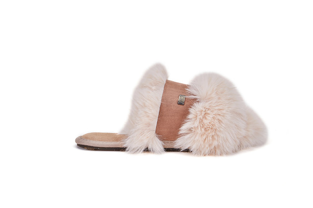 kapcie damskie Kapcie domowe MUCHAS w kolorze białym