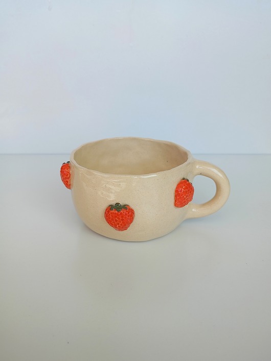 kubki Ceramiczny ręcznie robiony kubek w truskawki