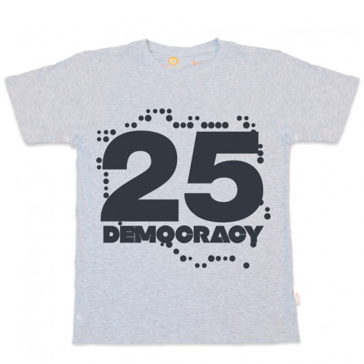 25 Democracy Grey odCZAPY odCZAPY