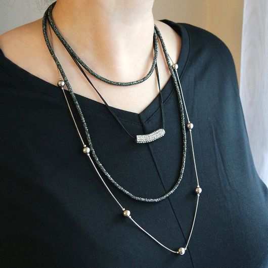 naszyjniki - inne Naszyjnik - Srebrno czarny - łańcuszek, kryształki