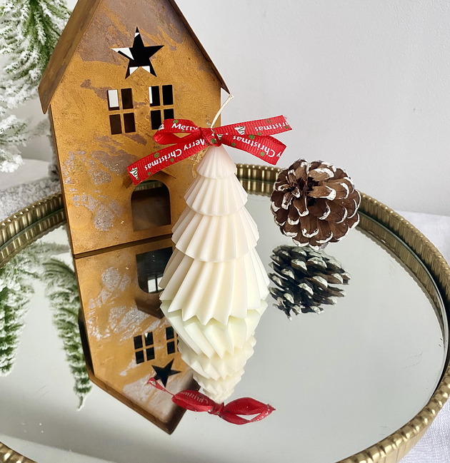 świeczniki i świece Świeca ekologiczna sojowa dekoracyjna "Christmas Tree " 88x64mm