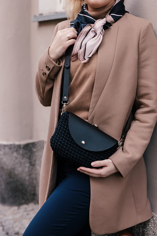 torby na ramię Torebka Basic Craftbags czarna ze skórzaną klapą