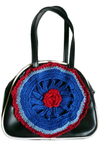KOBIETA MANUALNA Recycling art