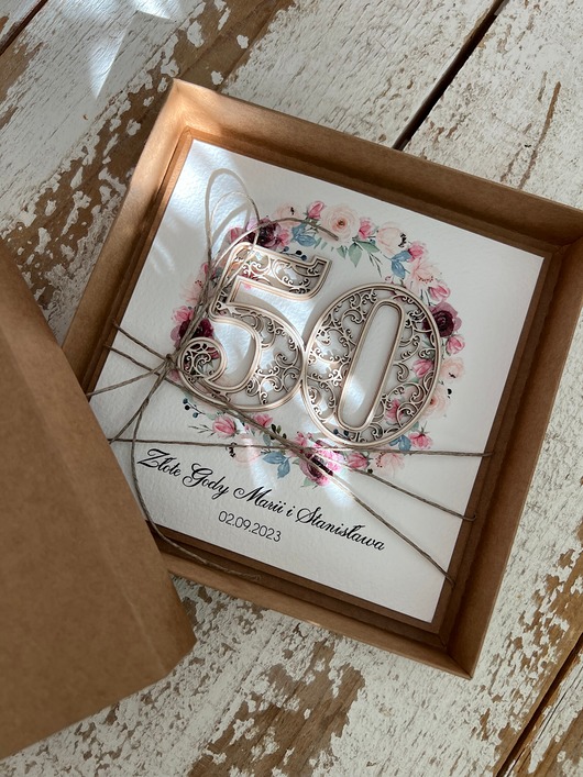 kartki scrapbooking Kartka z personalizacją w pudełku na 50 rocznicę ślubu