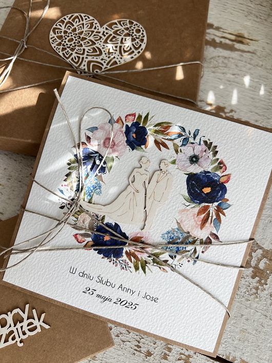 zaproszenia i kartki na ślub Wyjątkowa kartka ślubna w pudełku ręcznie personalizowana