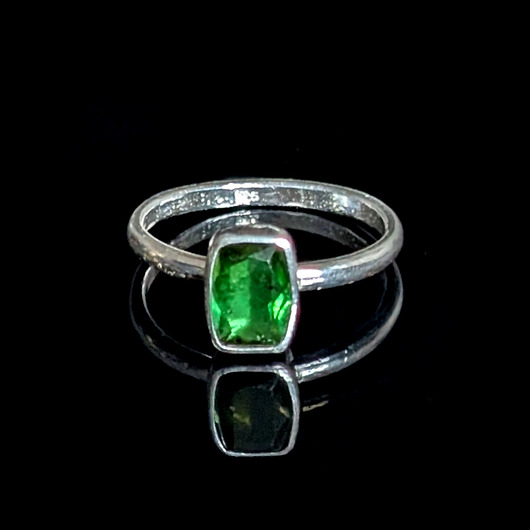 pierścionki srebrne Pierścionek zieleń turmalinu