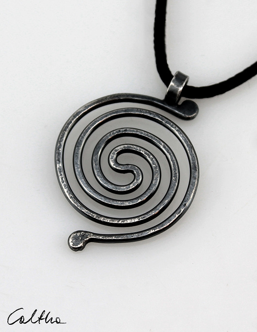 Spirala - srebrny wisiorek Caltha