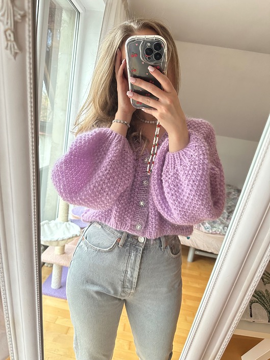 kardigany damskie Moherowy kardigan mgiełka  z ozdobnymi biżuteryjnymi guzikami handmade