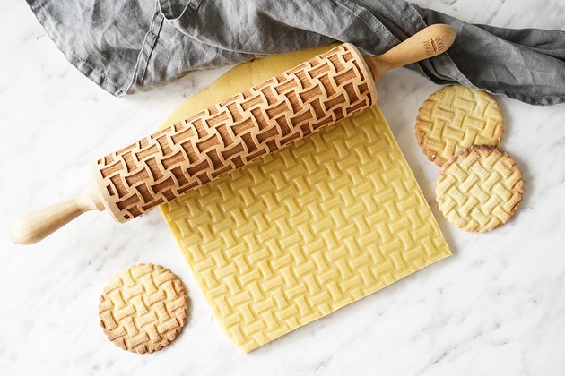 wałki do ciasta WICKER BASKET - grawerowany wałek do ciasta z efekt koszyka z wikliny