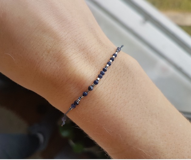 Bluuue-  bransoletka na sznurku z szafirem Ili arte biju