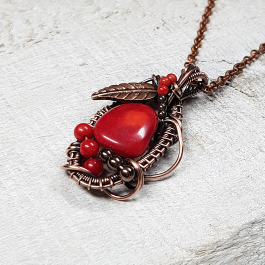 wisiory Wisiorek z koralem m282