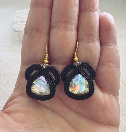 kolczyki soutache Kolczyki sutasz z pięknym kryształkiem