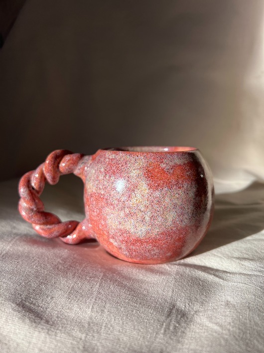 kubki Kubek ceramiczny różowy - zakręcone uszko