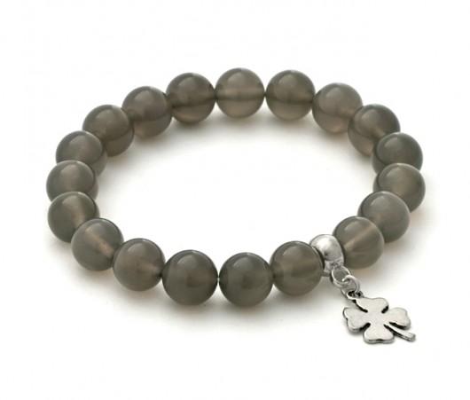 Gray agate with clover pendant. Lavoga