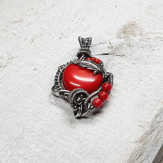 srebrne naszyjniki Wisiorek z koralem s206