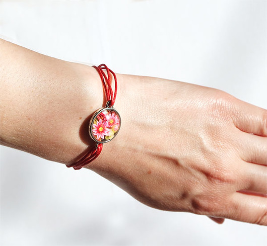 bransoletki ze szkła Bransoletka - Kwiaty - czerwona, sznureczki