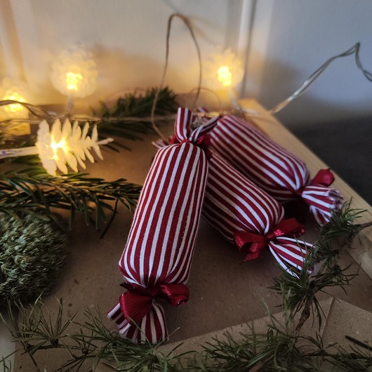 dodatki - różne Zawieszki bombki choinkowe cukierki