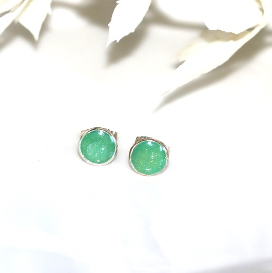 kolczyki z masy plastycznej Kolczyki  jadeitowe, sztyfty srebrne