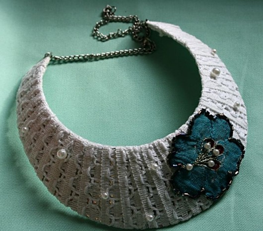 Pearls close neck MadziaGreen