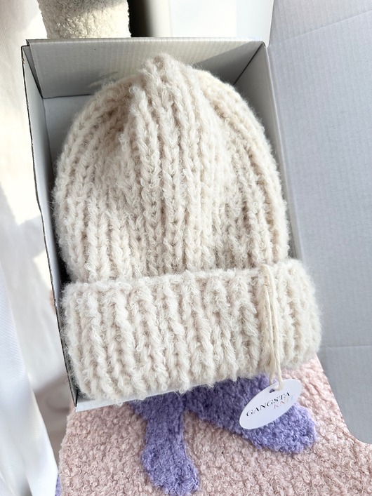 czapki damskie Wełniana czapka Lily Boucle alpaka wełna handmade ręcznie robiona