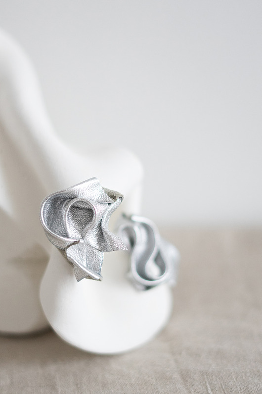 kolczyki - inne Kolczyki FAŁDY srebrne